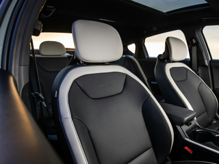 2025 Kia K4 front interior