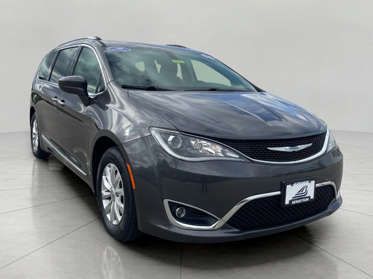 2018 Chrysler Pacifica Touring L's photo