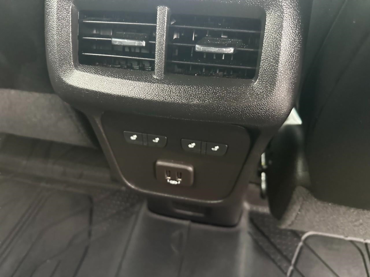 2023 Chevrolet Equinox AWD 4dr Premier