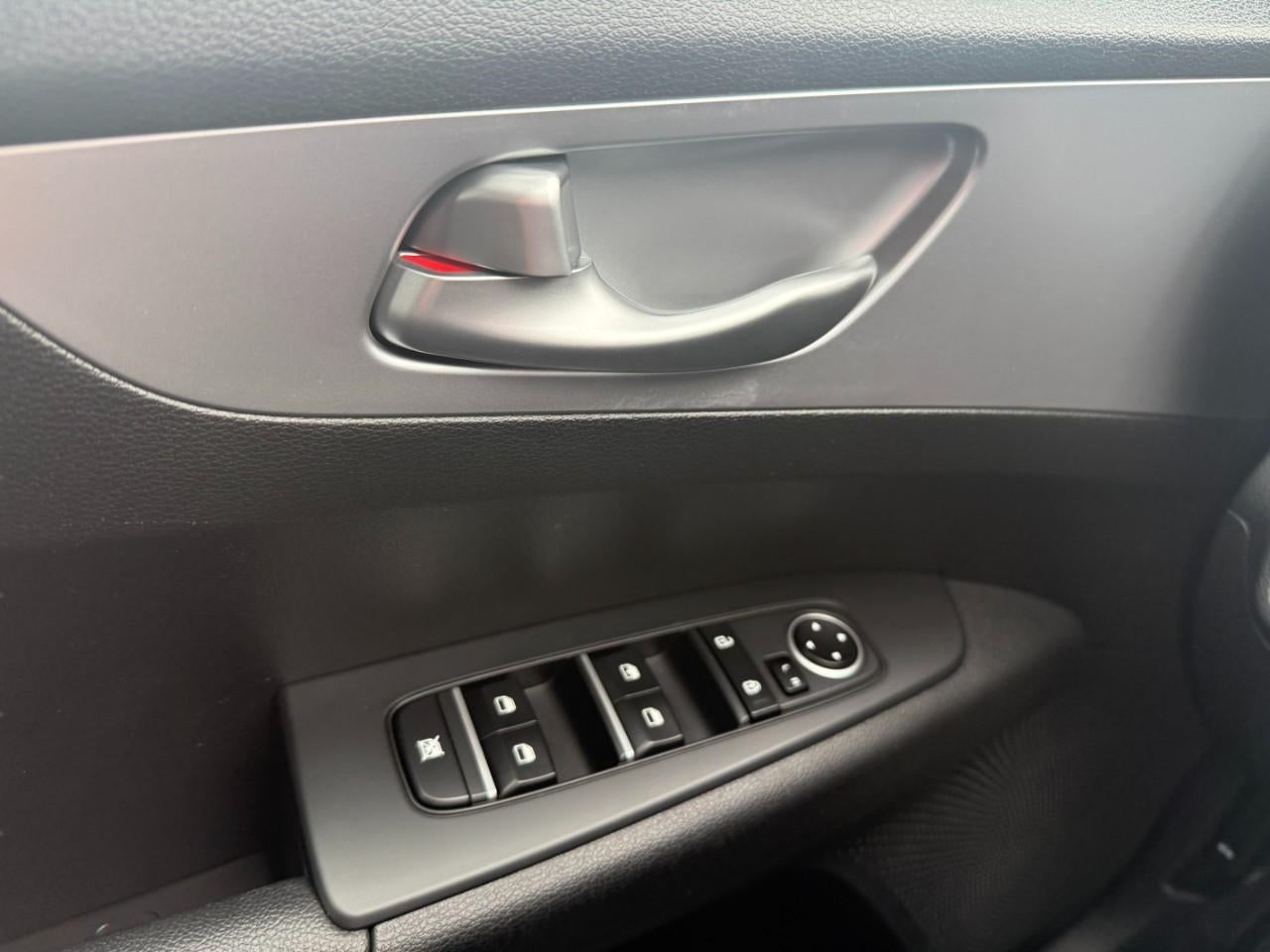 2023 Kia Forte LX IVT