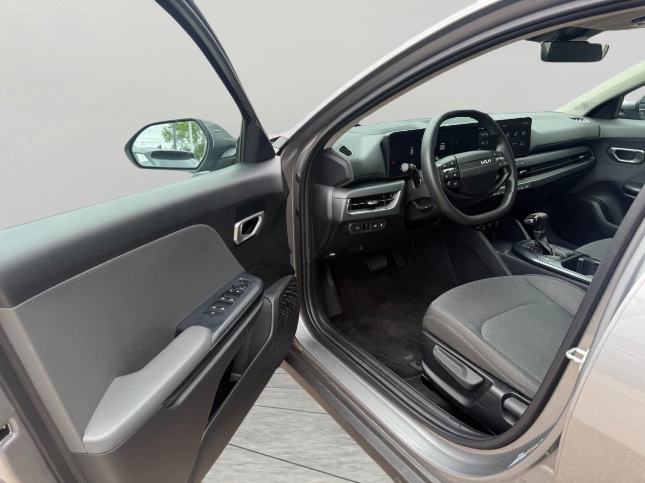 2025 Kia K4 LXS FWD