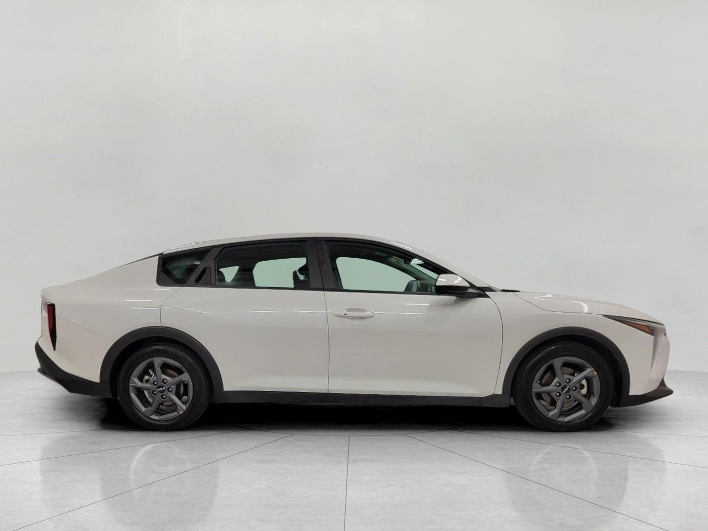 2025 Kia K4 LXS FWD