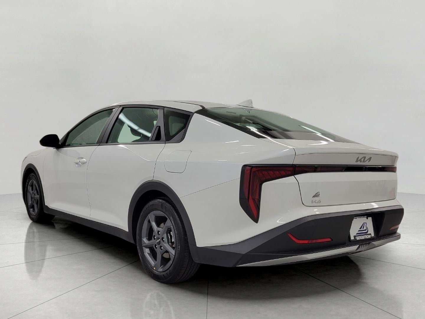 2025 Kia K4 LXS FWD