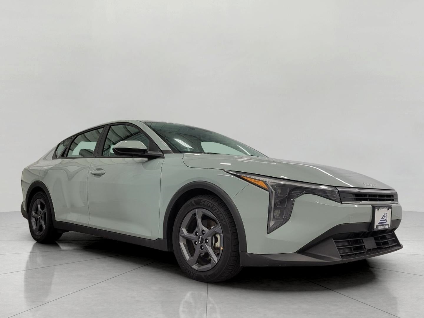 2025 Kia K4 LXS AT's photo