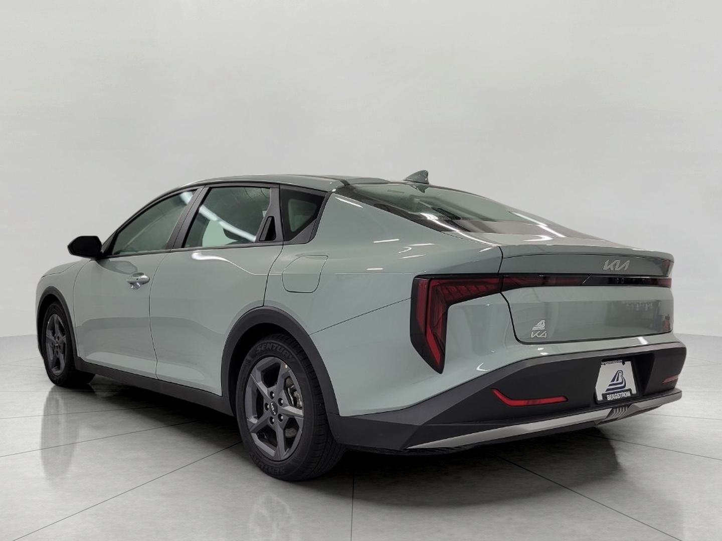 2025 Kia K4 LXS FWD