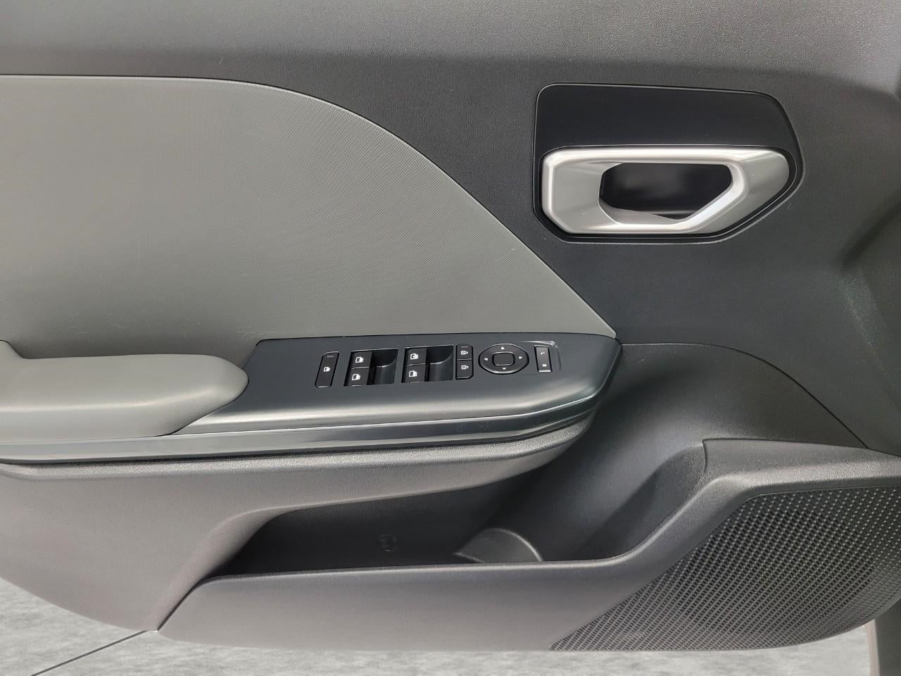 2025 Kia K4 LXS FWD