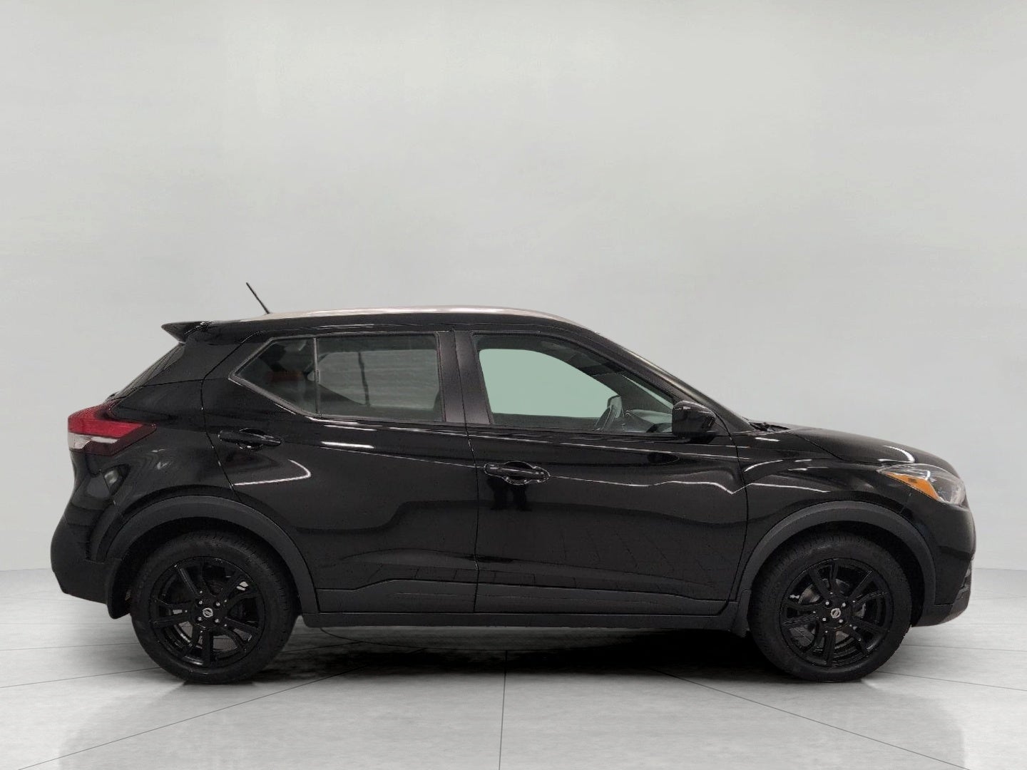 2019 Nissan Kicks SV FWD