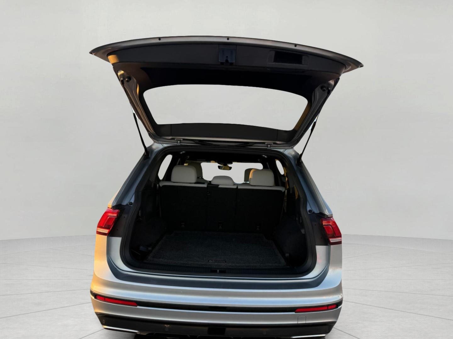 2020 Volkswagen Tiguan 2.0T SE R-Line Black 4MOTION