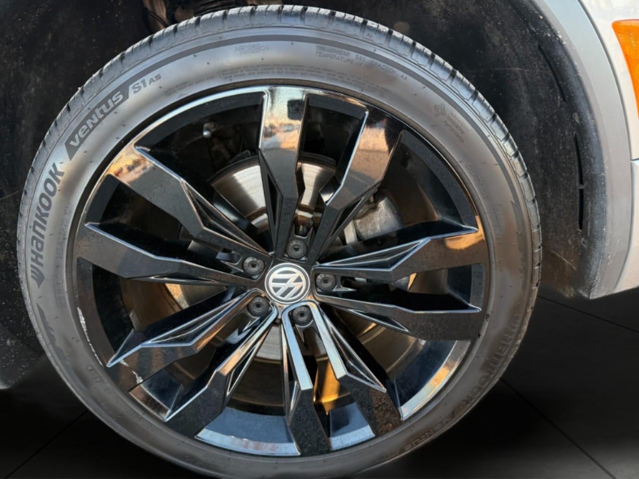 2020 Volkswagen Tiguan 2.0T SE R-Line Black 4MOTION