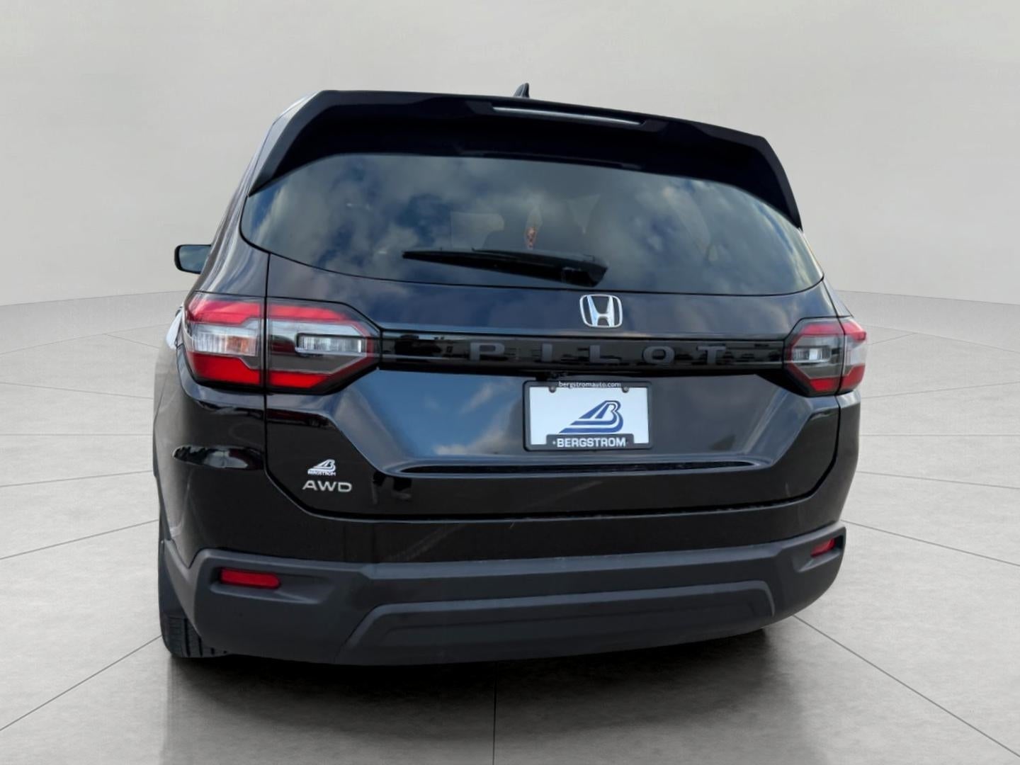 2023 Honda Pilot LX AWD