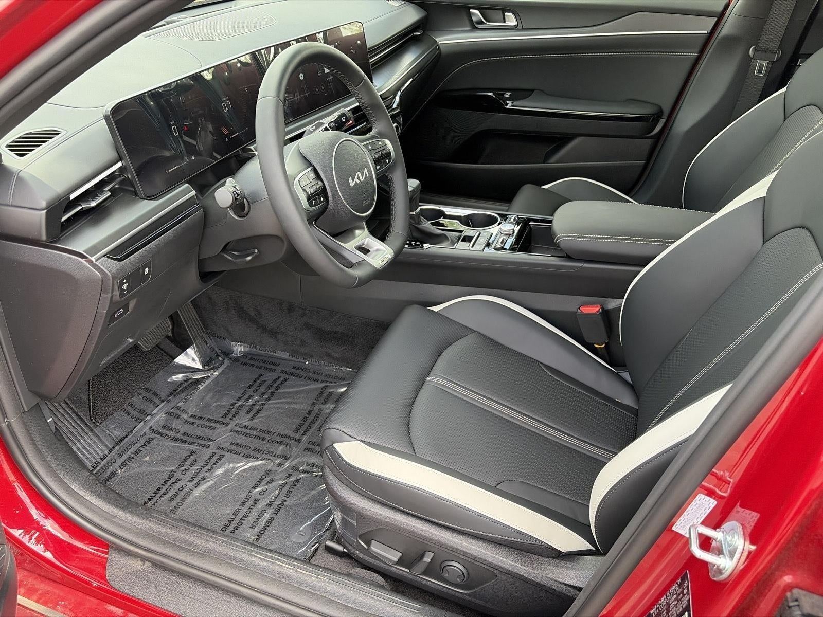 2026 Kia K5 GT-Line - Photo 9