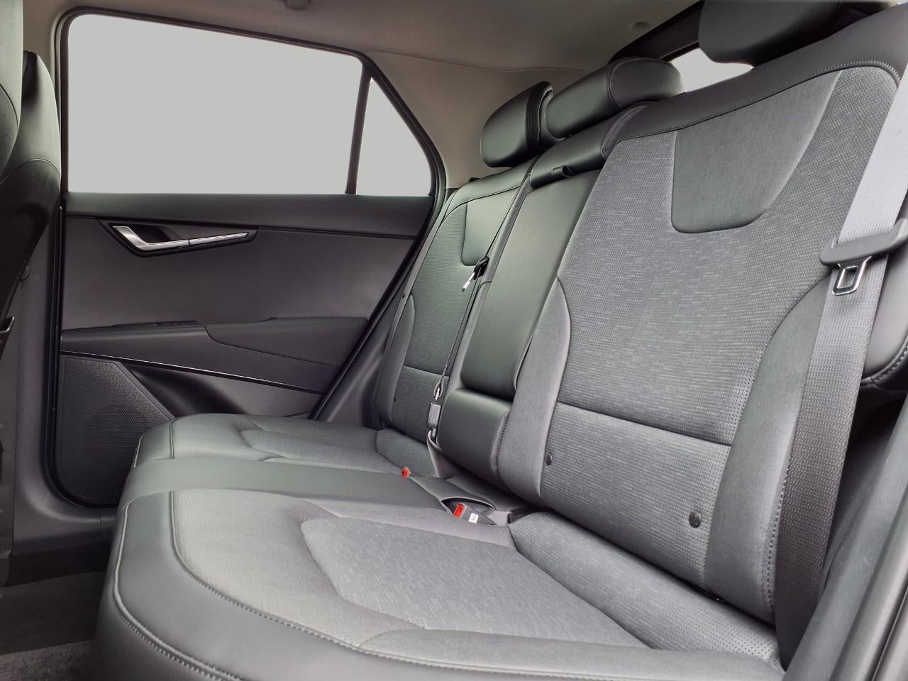 2025 Kia Niro Plug-In Hybrid SX Touring FWD