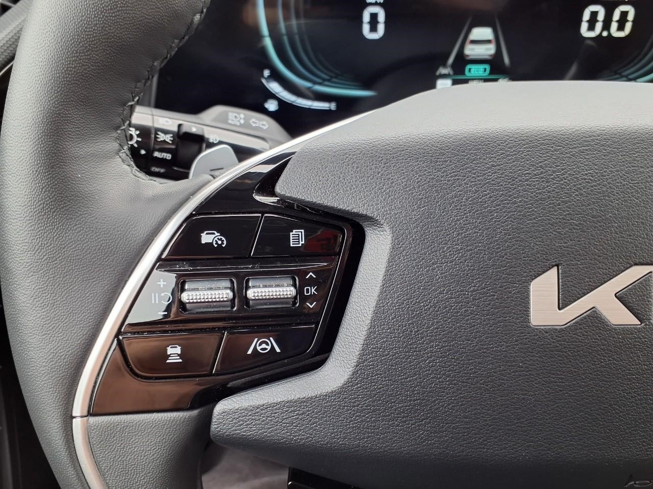 2025 Kia Niro Plug-In Hybrid SX Touring FWD