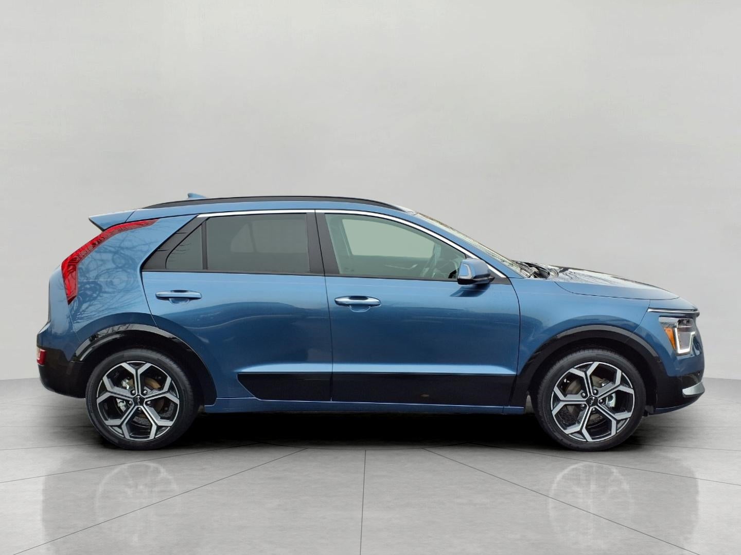 2025 Kia Niro Plug-In Hybrid SX Touring FWD