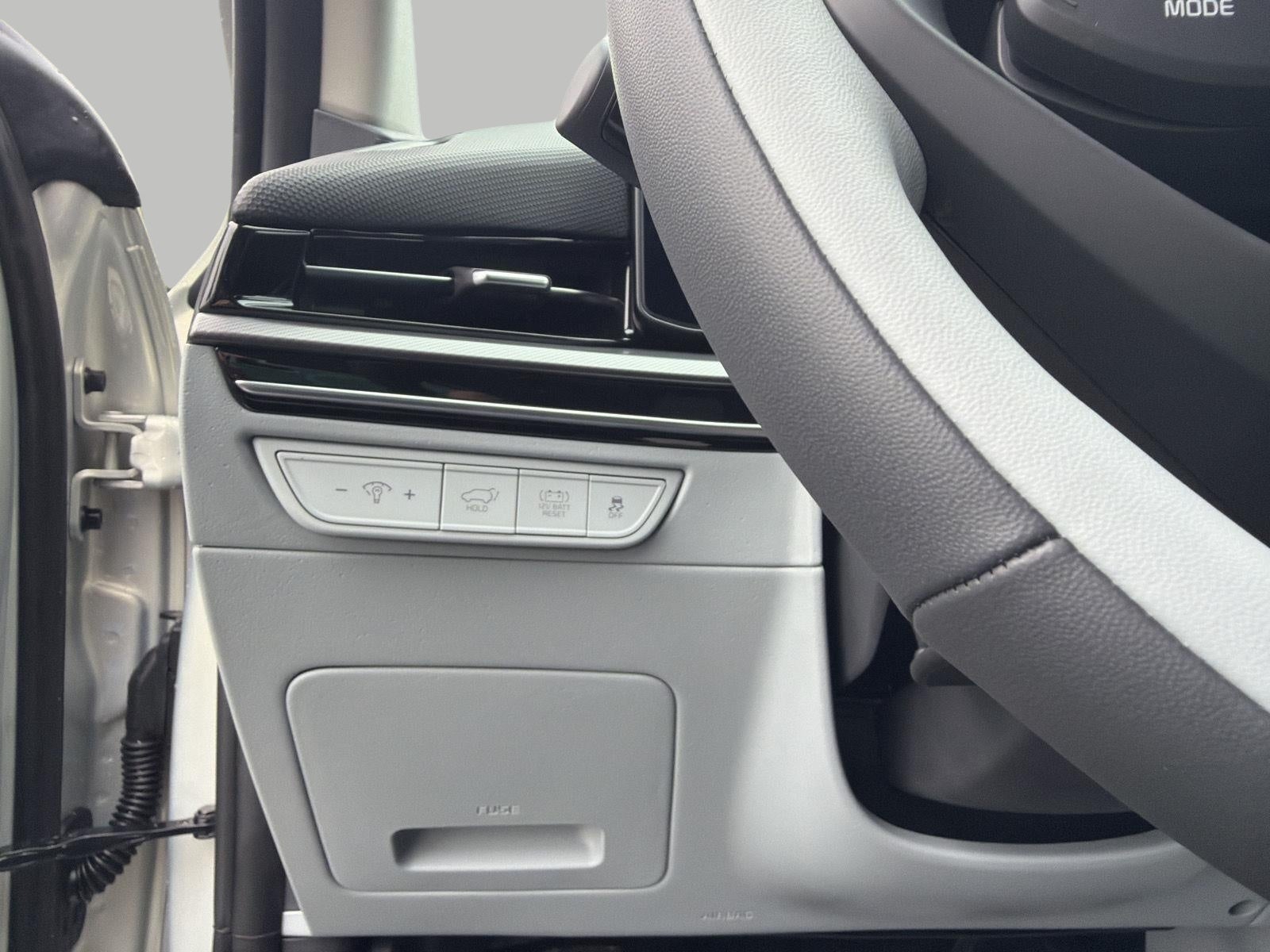 2027 Kia Niro SX Touring FWD