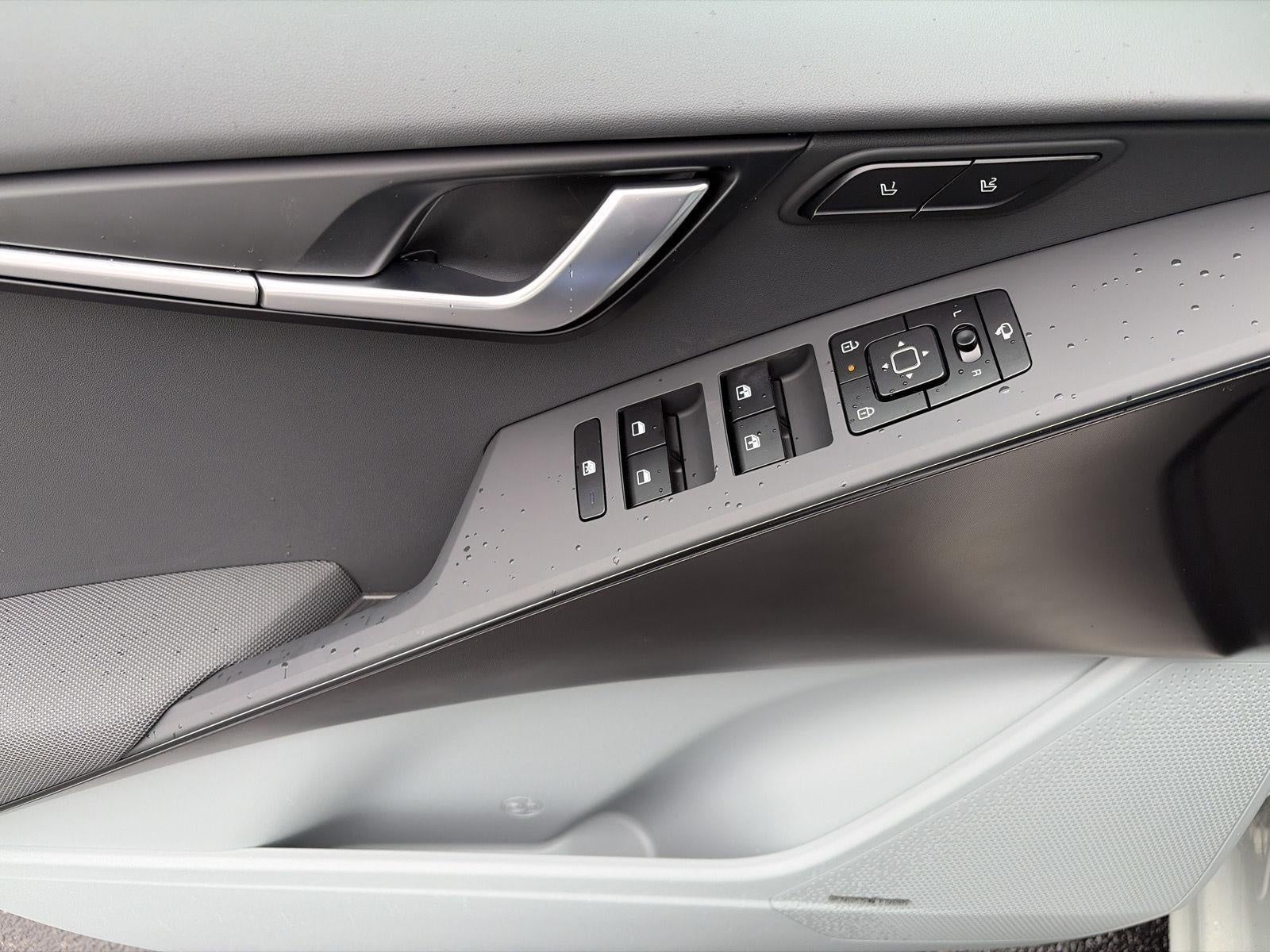 2027 Kia Niro SX Touring FWD