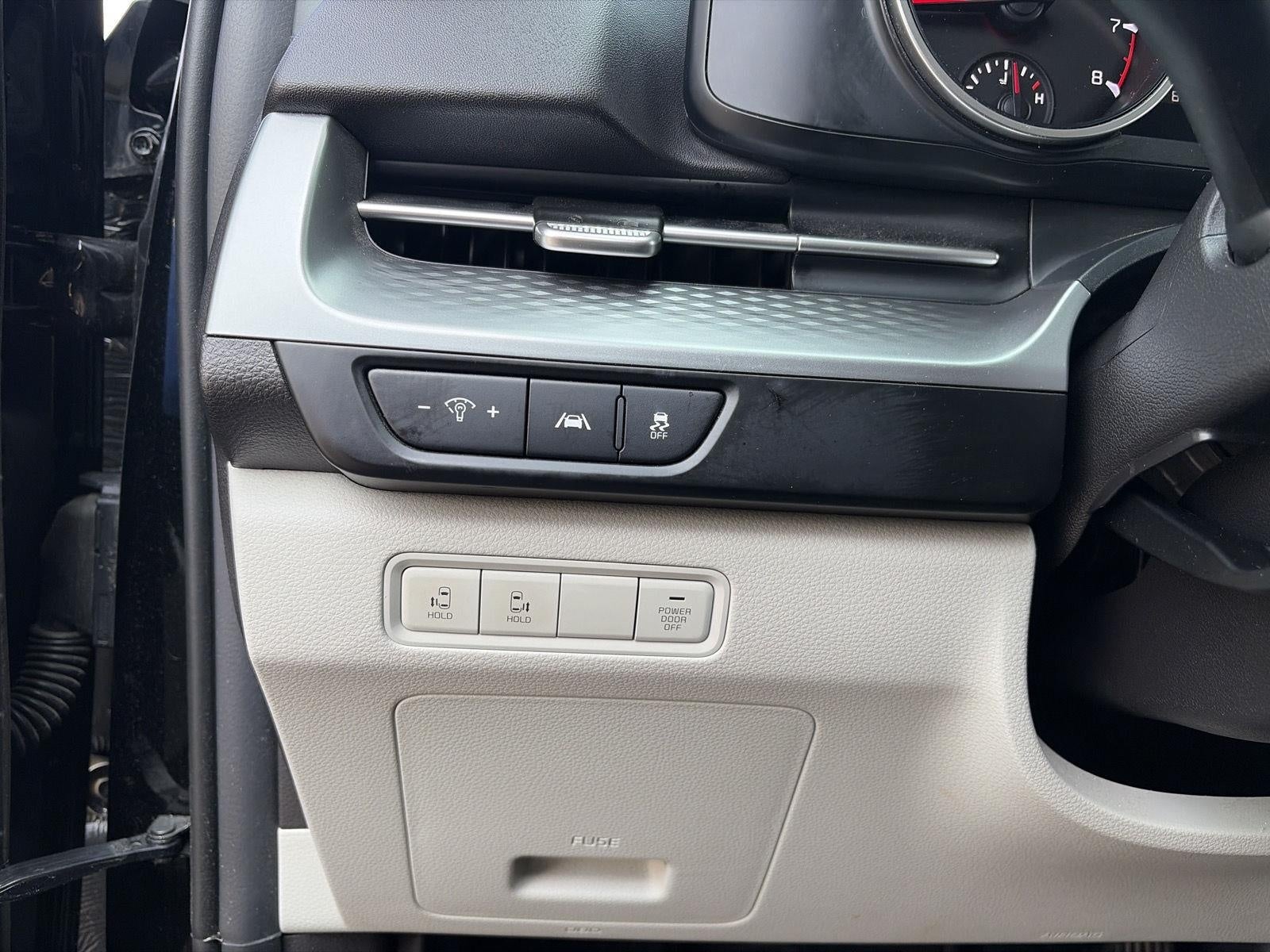 2023 Kia Carnival LX FWD