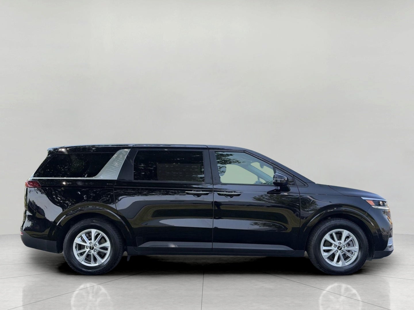 2023 Kia Carnival LX FWD