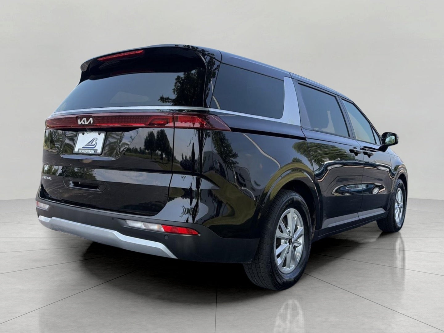 2023 Kia Carnival LX FWD