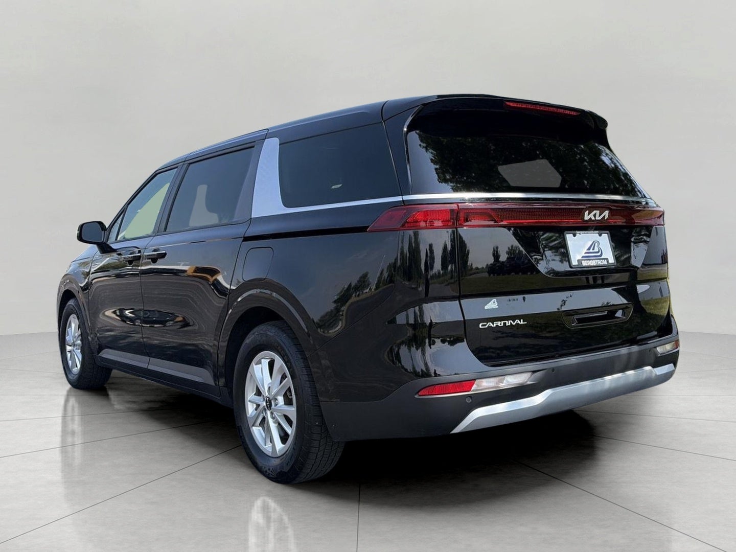 2023 Kia Carnival LX FWD