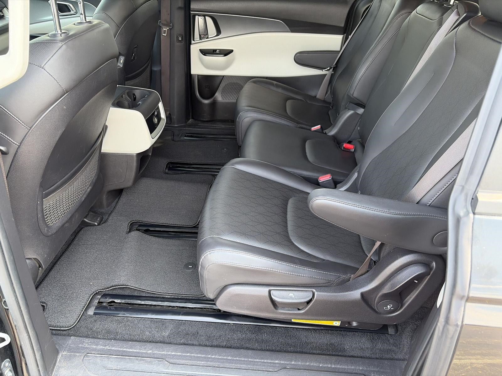 2023 Kia Carnival LX FWD