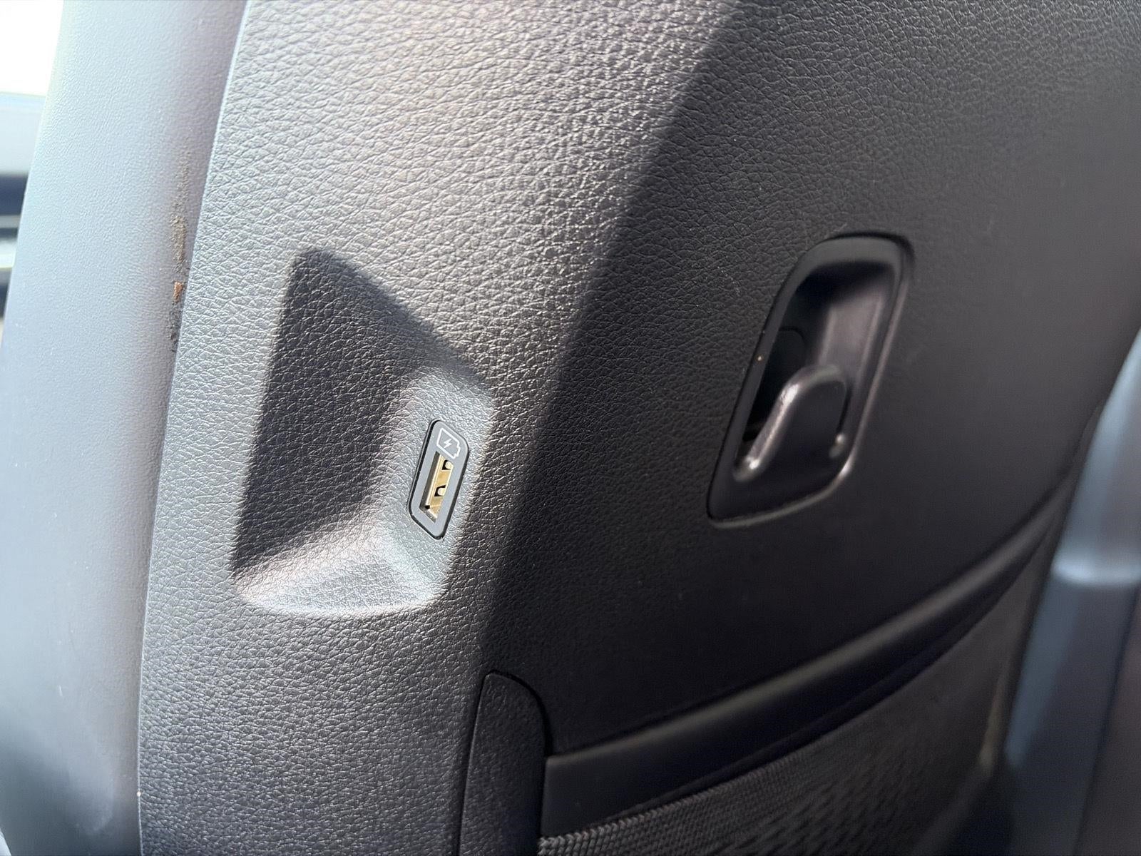 2023 Kia Carnival LX FWD