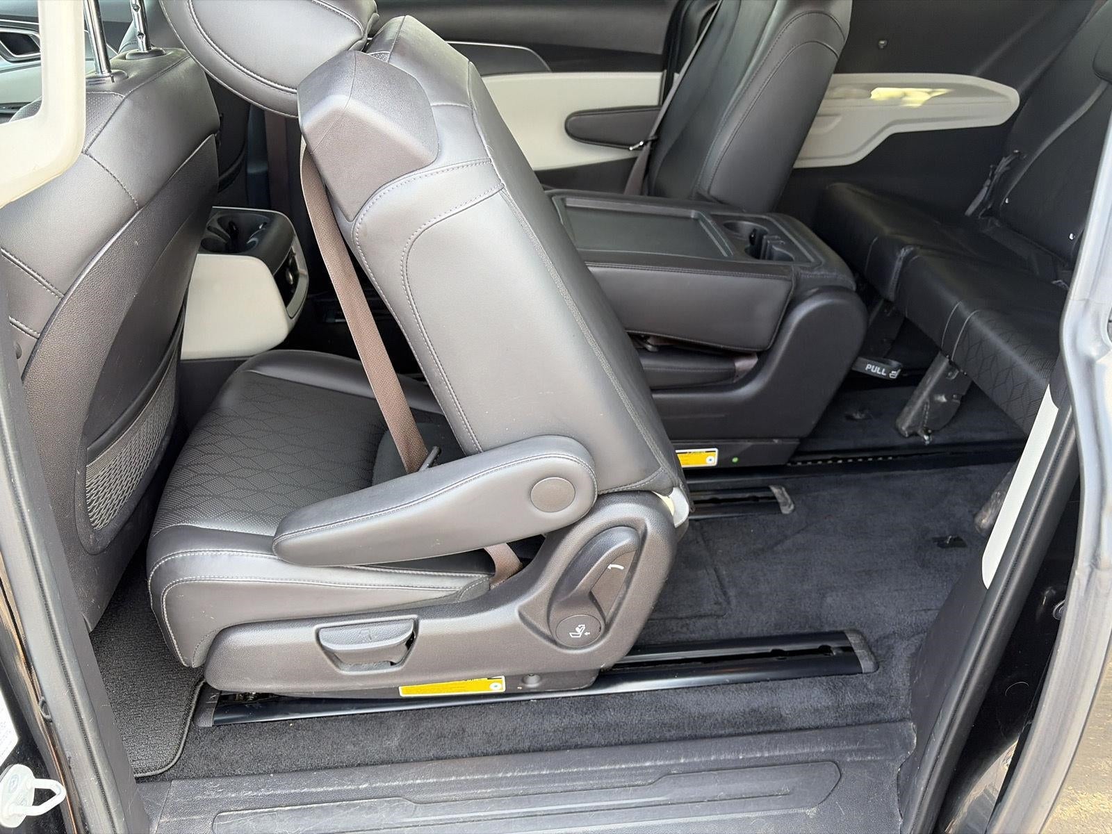 2023 Kia Carnival LX FWD