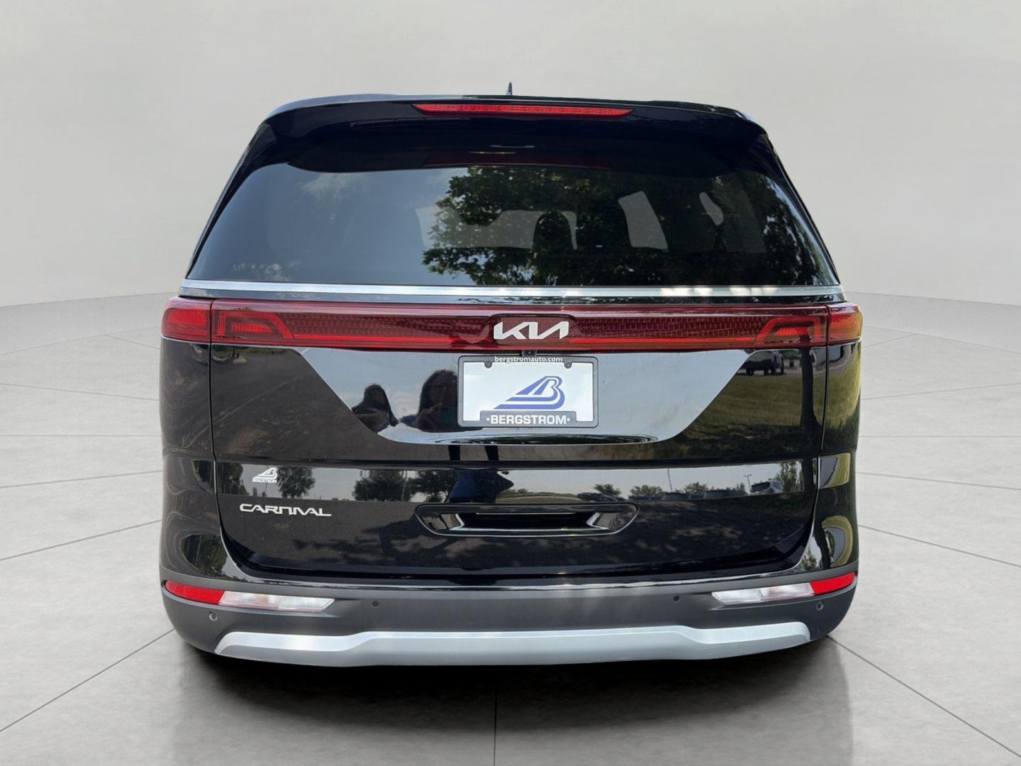 2023 Kia Carnival LX FWD