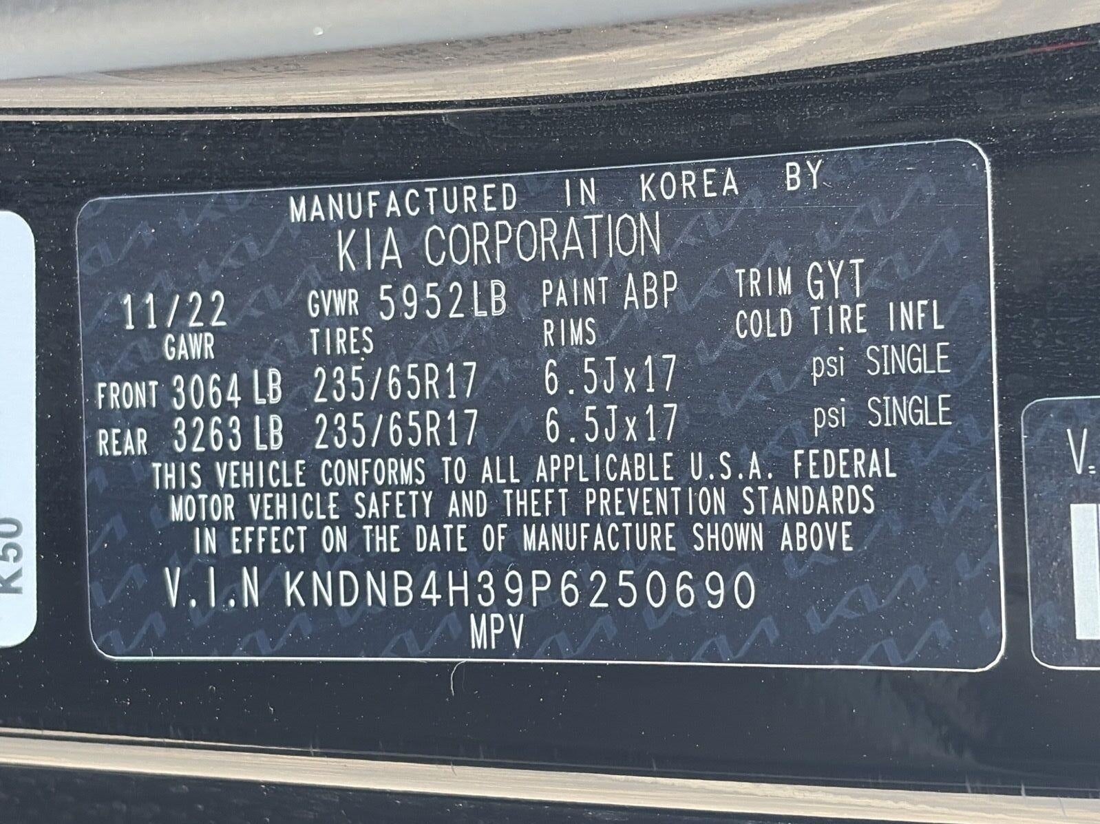 2023 Kia Carnival LX FWD