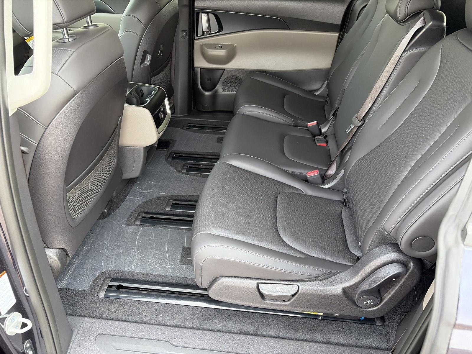 2026 Kia Carnival LX FWD