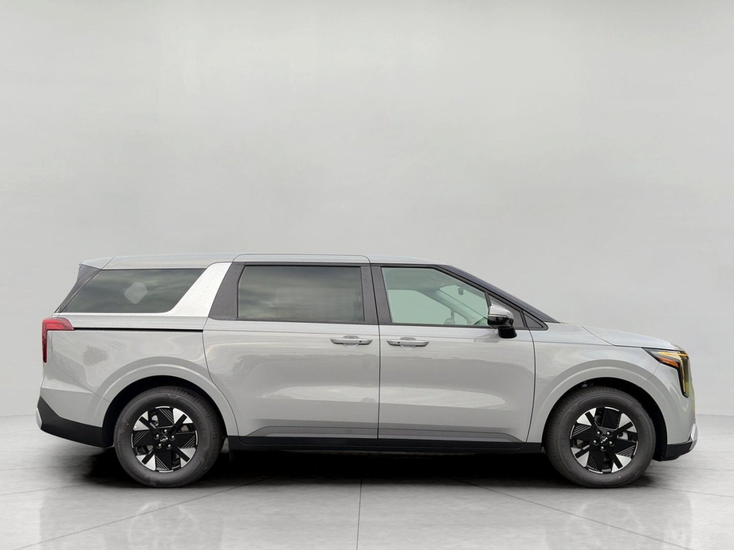 2027 Kia Carnival Hybrid LXS FWD