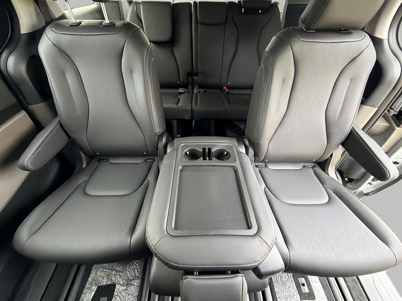 2027 Kia Carnival Hybrid LXS FWD