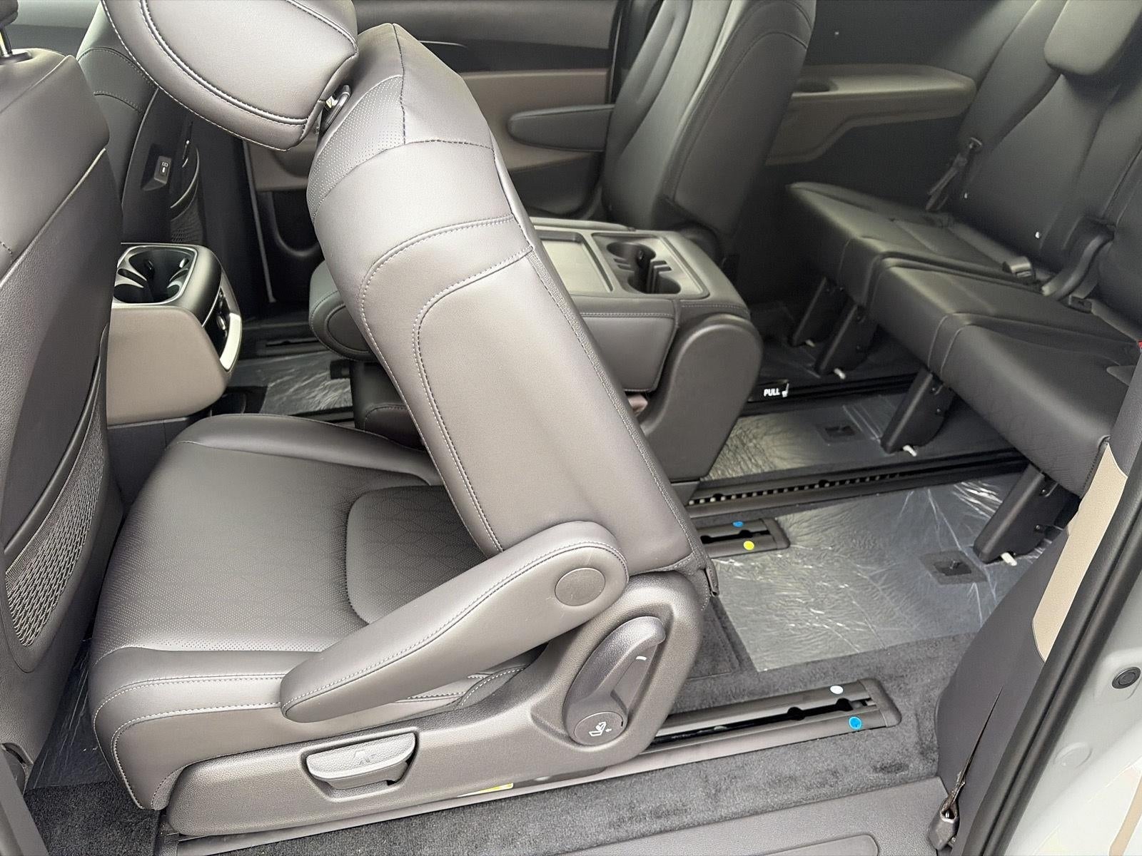 2027 Kia Carnival Hybrid LXS FWD
