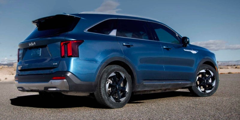 2025 Kia Sorento Hybrid on gravel