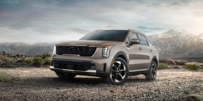2025 Kia Sorento near a mountain