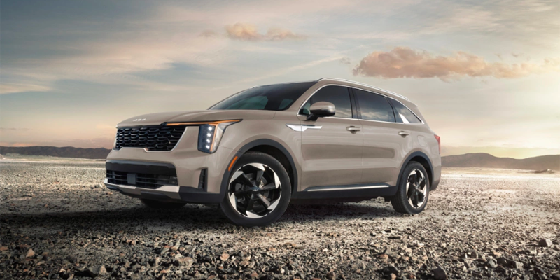 2025 Kia Sorento on dirt