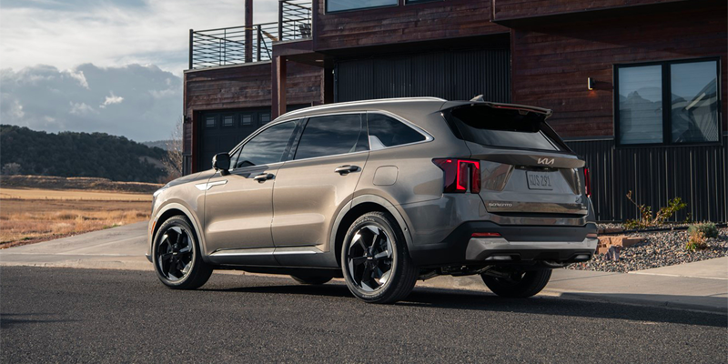 2025 Kia Sorento from the side